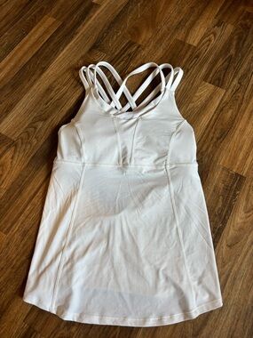 Lululemon Snow White Active top
